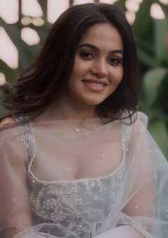 Bhavani Sre Photos : ஜி.வி.பிரகாஷ் தங்கை பவானி ஸ்ரீயின் அசத்தல் புகைப்படங்கள்!