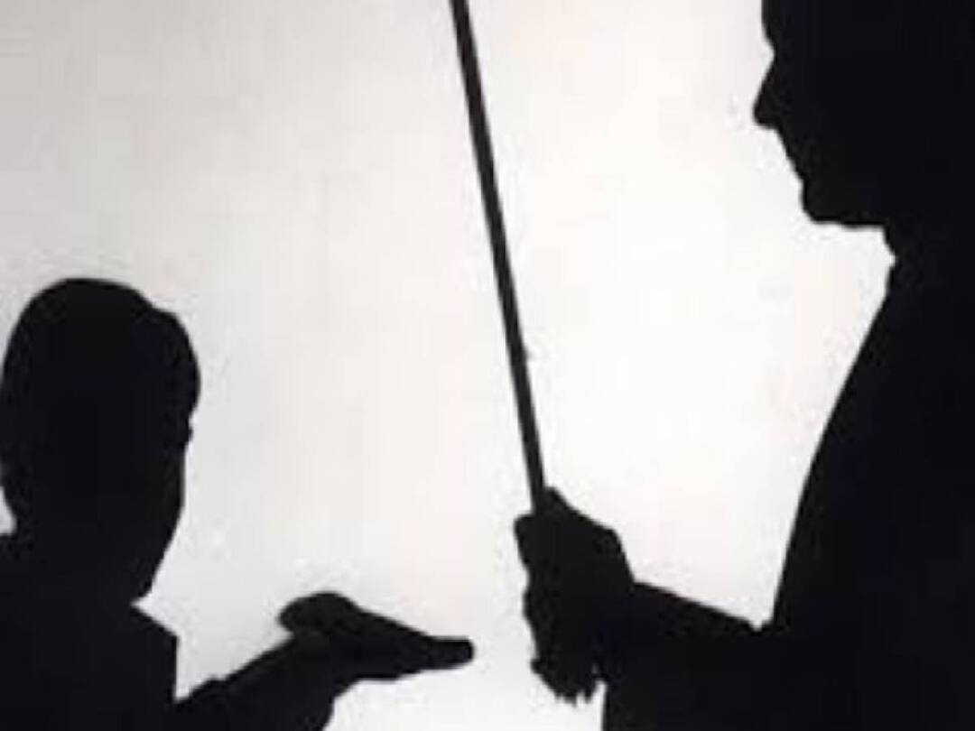 Crime: ’தமிழ்ல பேசுவியா?’ சிறுவனை தாக்கிய ஆசிரியை.. காது அறுபட்ட நிலையில் கண்ட பெற்றோர் ஷாக்..