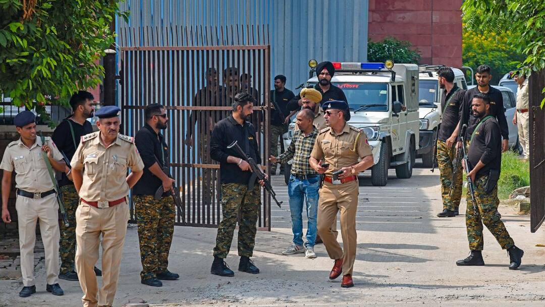 Rajasthan Police Raids 13 Locations, Nabs 7 Members Of Lawrence Bishnoi, Rohit Godara Gangs Rajasthan Police Raids 13 Locations, Nabs 7 Members Of Lawrence Bishnoi, Rohit Godara Gangs