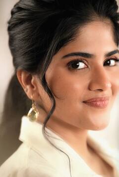 Megha Akash Photos : “சிரிப்பால் எனை நீ சிதைத்தாய் போதும்” நடிகை மேகா ஆகாஷின் க்யூட் புகைப்படங்கள்!