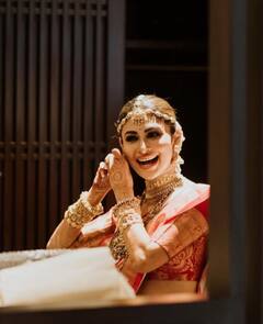 Mouni Roy : திருமண நாளை கொண்டாடும் நாகினி நடிகை பதிவிட்ட க்யூட் கிளிக்ஸ்!