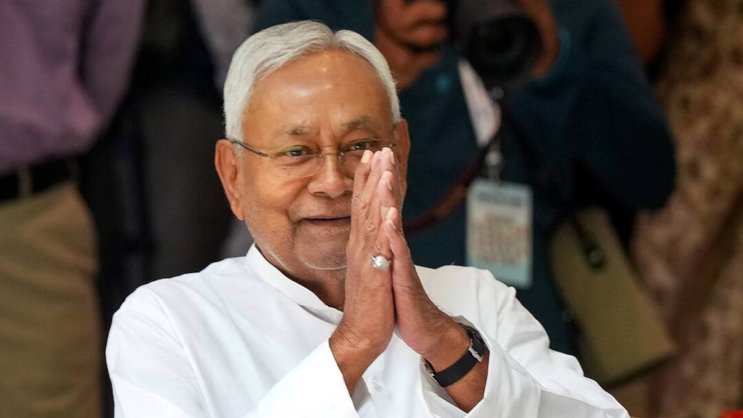 Nitish Uturn: ఇంకెన్ని కూటములు- నితీష్ యూటర్న్స్పై తీవ్ర చర్చ How many more alliances intense discussion on Nitish Uturns Nitish Uturn: ఇంకెన్ని కూటములు- నితీష్ యూటర్న్స్పై తీవ్ర చర్చ