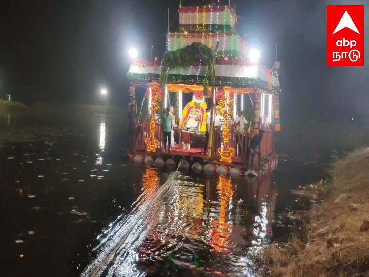 Thimmarajampet village with great pomp, in which a large number of villagers participated and had darshan of Swami வட ராமேஸ்வரம் என்னும் திம்மராஜாம்பேட்டை ஸ்ரீ இராமலிங்கேஸ்வரர் கோயில் தெப்பத் திருவிழா கோலாகலம்