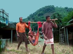 ఆస్పత్రికి వెళ్లాలంటే ఉత్తరాంధ్ర ఏజెన్సీల్లో ఇప్పటికీ డోలీలే దిక్కు