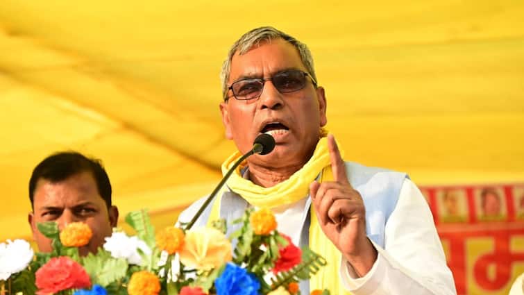 SBSP Chief Om Prakash Rajbhar Attacks Akhilesh Yadav on Bihar Politics says I.N.D.I.A. Alliance gang ANN UP News: 'RJD-JDU के अलग होने से घबराहट में अखिलेश यादव', ओम प्रकाश राजभर ने I.N.D.I.A गठबंधन को बताया लुटेरा