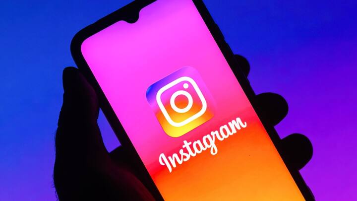 Instagram: इंस्टाग्राम का इस्तेमाल आप सभी जरूर करते होंगे. आज हम आपको ये बताएंगे कि आप कैसे सामने वाले के मेसेजस बिना उसे Seen स्टेटस दिखाए पढ़ सकते हैं. इसके 2 तरीके हम बताने वाले हैं.