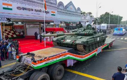 ਇਸ ਲਈ ਵੋਟਾਂ ਵੀ ਕਰਵਾਈਆਂ ਜਾਂਦੀਆਂ ਹਨ। ਜੋ Mygov ਦੀ ਅਧਿਕਾਰਤ ਵੈੱਬਸਾਈਟ 'ਤੇ ਕੀਤੀ ਜਾਂਦੀਆਂ ਹਨ। ਜਿੱਥੇ ਜਨਤਾ ਆਪਣੀ ਪਸੰਦੀਦਾ ਝਾਕੀ ਲਈ ਵੋਟ ਕਰ ਸਕਦੀ ਹੈ। ਪਿਛਲੇ ਸਾਲ ਇਹ ਚੋਣਾਂ 28 ਜਨਵਰੀ ਤੱਕ ਹੋਈਆਂ ਸਨ। ਜਿਸ ਤੋਂ ਬਾਅਦ ਉਤਰਾਖੰਡ ਦੀ ਝਾਂਕੀ ਨੇ ਸਰਵੋਤਮ ਝਾਂਕੀ ਦਾ ਪੁਰਸਕਾਰ ਜਿੱਤਿਆ ਸੀ।