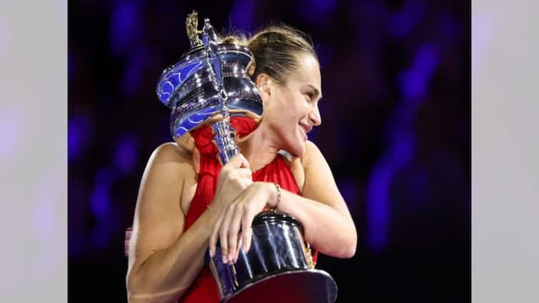 Aryna Sabalenka dominates Zheng Qinwen to defend Australian Open get to know Australian Open: টানা দ্বিতীয়বার অস্ট্রেলিয়ান ওপেন খেতাব জিতলেন আরিয়ানা সাবালেঙ্কা