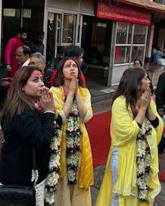 Bhumi Pednekar Visits Kamakhya Devi Temple : भूमी पेडणेकरही कामाख्या देवीच्या दर्शनाला; बहिनीसह पूजा करत घेतले आशीर्वाद