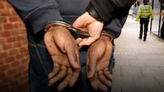 मुठभेड़ के बाद पुलिस ने दबोचा बदमाश, आरोपी ने खुद पर तमंचा तान दे डाली आत्महत्या की धमकी