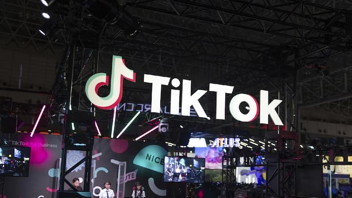 TikTok: फेमस शॉर्ट वीडियो प्लेटफॉर्म टिकटॉक भी छंटनी करने का ऐलान कर चुकी है. टिकटॉक की पैरेंट कंपनी बाइटडांस ने कहा है कि आने वाले दिनों में कई कर्मचारी काम से निकाले जा सकते हैं.