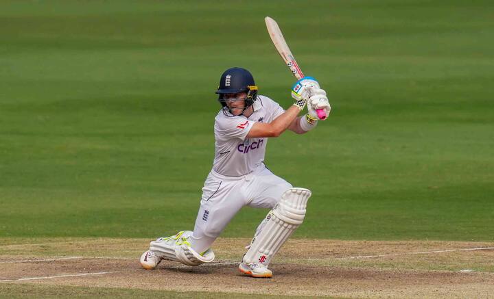 প্রথম ইনিংসে মাত্র ১ রান করে ফিরেছিলেন। ১১ বল খেলে রবীন্দ্র জাডেজার শিকার হন তিনি।