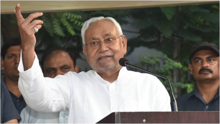 Bihar Political Crisis Nitish Kumar likely to not resign even if he joins hand with bjp NDA JDU ann Bihar Political Crisis: बिना इस्तीफा दिए ही NDA वाली सरकार में सीएम बने रहेंगे नीतीश कुमार? यहां जानें पूरा गणित