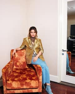 Rubina Dilaik Pics: जुड़वा बेटियों के जन्म के बाद पहली बार किलर लुक में दिखीं रुबीना दिलैक, डेनिम ड्रेस के साथ गोल्डन ब्लेजर में शेयर की फोटोज