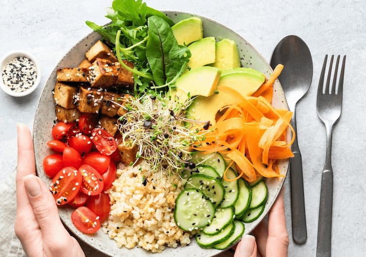 Do you want to follow vegan diet for weight loss, then be careful, know its disadvantages Health Tips For diet: શું વેઇટલોસ માટે  Vegan Dietને ફોલો કરવા ઇચ્છો છો, તો સાવાધાન, જાણો તેના નુકસાન