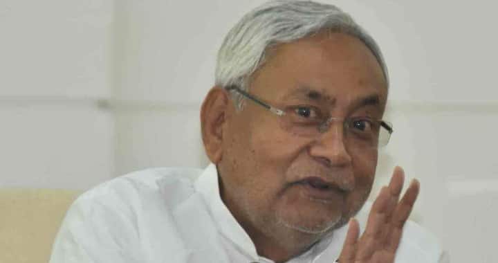 बीजेपी की तरफ से सम्राट चौधरी और विजय कुमार सिन्हा को डिप्टी सीएम बनाया गया. डॉ. प्रेम कुमार को भी मंत्री पद दिया गया. वहीं, जेडीयू की तरफ से विजय कुमार चौधरी, श्रवण कुमार, बिजेंद्र यादव, निर्दलीय सुमित कुमार सिंह और 'हम' से संतोष कुमार सुमन ने शपथ ली.