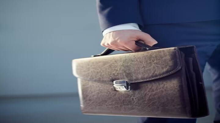 આ પોસ્ટ્સની ખાસ વાત એ છે કે પાત્રતા ધરાવતા ઉમેદવારોને ઇન્ટરવ્યુ માટે આમંત્રિત કરવામાં આવશે. પસંદગી માટે કોઈપણ પ્રકારની પરીક્ષા આપવાની જરૂર નથી. વિગતો જાણવા અને અરજી કરવા માટે સત્તાવાર વેબસાઇટ bel-india.in ની મુલાકાત લો.