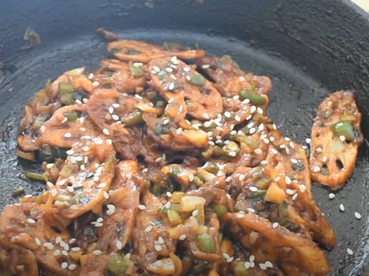 honey chilli lotus stem lotus stem snack recipe best evening snack Honey Chilli Lotus Stem : தாமரை தண்டில் ஒரு டேஸ்டியான ஸ்நாக் செய்யலாம்...செய்முறை இதோ..
