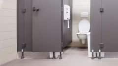 Trending: સિનેમા થિએટર અને શૉપિંગમાં ટૉઇલેટના દરવાજા નીચેથી કેમ રહે છે ખુલ્લા... આની પાછળ આ છે કારણ