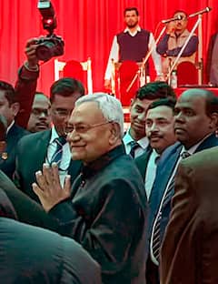 Nitish Kumar : नितीश कुमारांनी घेतली मुख्यमंत्रीपदाची शपथ!