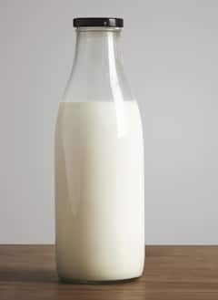 Calcium: ਜੇਕਰ ਦੁੱਧ ਪੀਣਾ ਨਹੀਂ ਕਰਦੇ ਪਸੰਦ? ਤਾਂ ਇਨ੍ਹਾਂ ਚੀਜ਼ਾਂ ਨਾਲ ਸਰੀਰ ਵਿੱਚ ਕੈਲਸ਼ੀਅਮ ਦੀ ਕਮੀ ਨੂੰ ਕਰੋ ਦੂਰ