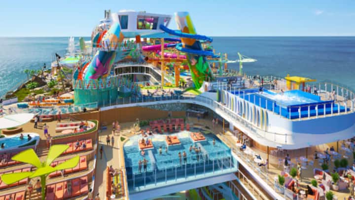 आइकॉन ऑफ द सीज को लेकर कहा जा रहा है कि ये टाइटेनिक जैसा ही एक जहाज, जिसका सपना 50 वर्षों से भी अधिक समय से देखा जा रहा था.