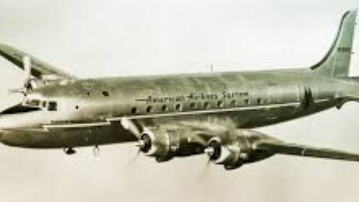 শোনা যায়, ১৯৫৫ সালের ২ জুলাই আমেরিকার নিউ ইয়র্ক সিটি থেকে মায়ামির উদ্দেশে রওনা দেয় Pan AM ৯১৪ বিমানটি। বিমানে সওয়ার ছিলেন ক্যাপ্টেন চার্লস জি টেলর, ফার্স্ট অফিসার ইউজিনি প্রপ, চার বিমানকর্মী এবং ৫৭ জন যাত্রী। ছবি: পিক্সাবে।