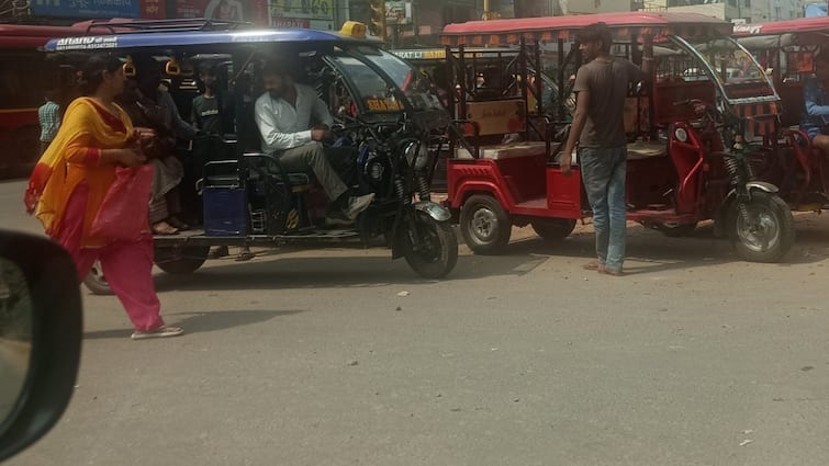 Indore Traffic News 23 routes earmarked for E Rickshaw operation in Indore MP ann MP News: इंदौर में निर्धारित रास्तों पर दौड़ेंगे ई-रिक्शा, ट्रैफिक में सुधार के लिए तय किए गए 23 रूट