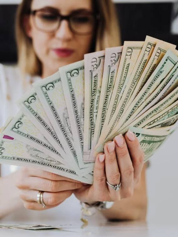 अमीर बनने के ये हैं गुण