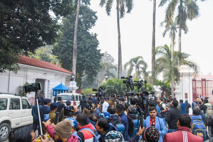 2022 नितीश कुमार यांनी परत एकदा पलटी मारत आर.जे.डी. आणि काँग्रेससोबत सरकार बनवले.(Photo Credit : PTI)