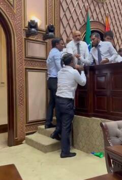 मालदीव की संसद में सत्तारूढ़ और विपक्षी सांसदों के बीच हुई झड़प, जमकर चले लात-घूंसे