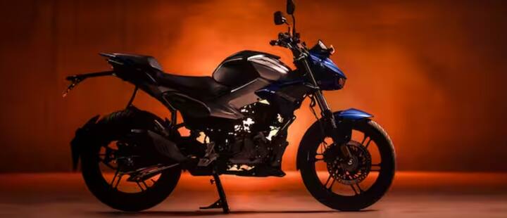 Hero Xtreme 125R ਆਪਣੇ ਨਵੇਂ ਹਮਲਾਵਰ ਡਿਜ਼ਾਈਨ ਦੇ ਨਾਲ ਇੱਕ ਕਮਿਊਟਰ ਬਾਈਕ ਤੋਂ ਵੱਧ ਹੈ ਅਤੇ ਇਹ ਹੀਰੋ ਲਈ ਇੱਕ ਨਵੇਂ ਯੁੱਗ ਦੀ ਸ਼ੁਰੂਆਤ ਵੀ ਕਰਦਾ ਹੈ। ਇਹ ਇੱਕ ਪ੍ਰੀਮੀਅਮ 125cc ਬਾਈਕ ਹੈ ਜੋ ਸਪੋਰਟੀ ਹੋਣ ਦੇ ਨਾਲ-ਨਾਲ ਕਈ ਨਵੀਆਂ ਮਹੱਤਵਪੂਰਨ ਵਿਸ਼ੇਸ਼ਤਾਵਾਂ ਨਾਲ ਲੈਸ ਹੈ। ਇਸ ਦੇ ਨਵੇਂ ਇੰਜਣ ਤੋਂ ਇਲਾਵਾ ਇਸਦੀ ਦਿੱਖ ਸਭ ਤੋਂ ਵੱਧ ਚਰਚਾ ਦਾ ਵਿਸ਼ਾ ਹੈ।