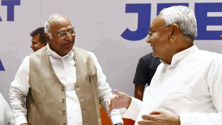 Congress President Mallikarjun Kharge Nitish Kumar Lalu Prasad Yadav Bihar JDU BJP INDIA Bloc Lok Sabha Election 2024 Nitish Kumar 'Kept Us In Dark': Kharge Claims 'Pre-Planned Conspiracy' Against I.N.D.I.A. Bloc