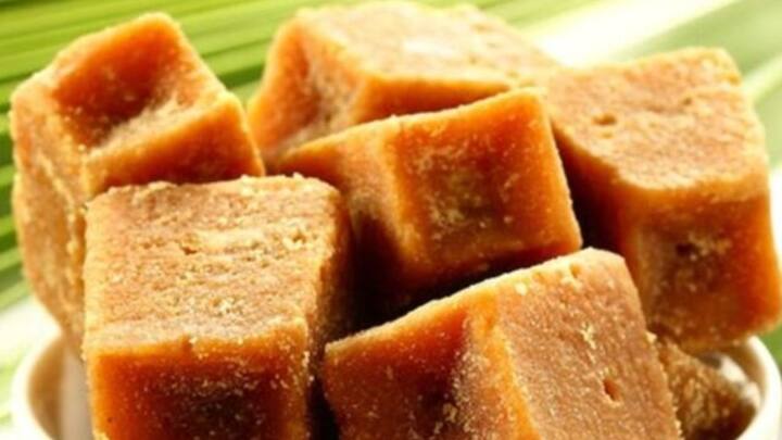 গুড়ে আছে অ্যান্টি অ্যালার্জির উপাদান। যা শ্বাসযন্ত্রের জন্যও উপকারী।