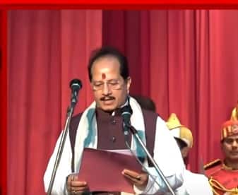 विजय सिन्हा इस समय नेता विपक्ष की भूमिका निभा रहे हैं. सम्राट चौधरी और विजय सिन्हा नई सरकार में डिप्टी सीएम बनाए गए हैं.