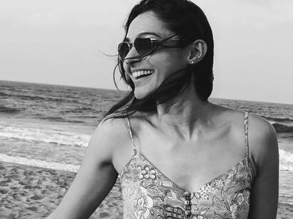 Actress Andrea : பீச்சில் ஜாலியாக சுற்றித்திரியும் நடிகை ஆண்ட்ரியா!