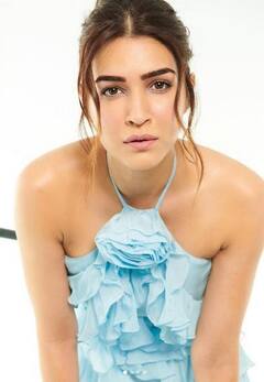 Kriti Sanon: ਕ੍ਰਿਤੀ ਸੈਨਨ ਨੇ ਮਿੰਨੀ ਡਰੈੱਸ 'ਚ ਮਚਾਈ ਤਬਾਹੀ, ਦੇਖੋ ਤਸਵੀਰਾਂ 'ਚ ਉਨ੍ਹਾਂ ਦਾ ਗਲੈਮਰਸ ਅਵਤਾਰ