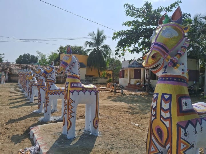 மதுரை கம்பூர் கிராமத்தில் நடந்த புரவி எடுப்பு திருவிழா; ஈட்டிக்காரன் அருள் வாக்கை மதிக்கும் கிராம மக்கள் நெகிழ்ச்சி !