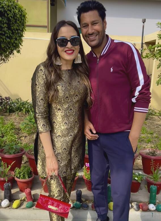 ਹਰਭਜਨ ਮਾਨ ਦੀਆਂ ਪਤਨੀ ਨਾਲ ਖੂਬਸੂਰਤ Pics Viral