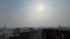 In Pics: वाराणसी में सुबह-सुबह खिली धूप, कड़ाके की ठंड और कोहरे से राहत, घाटों पर भी रौनक