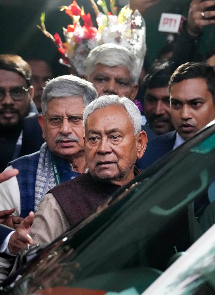 2015 मध्ये नितीश कुमार यांनी आर.जे.डी. आणि काँग्रेस सोबत महाआघाडी केली.(Photo Credit : PTI)