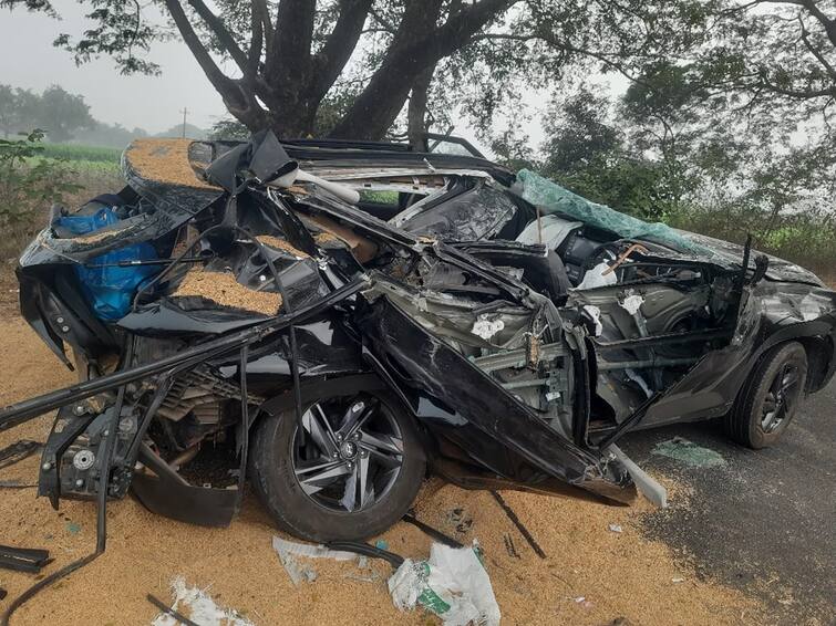 Road accident in warangal car colloids lorry one dead several injured Warangal News: వరంగల్‌లో రోడ్డు ప్రమాదం, ఒకరు దుర్మరణం - పలువురికి గాయాలు