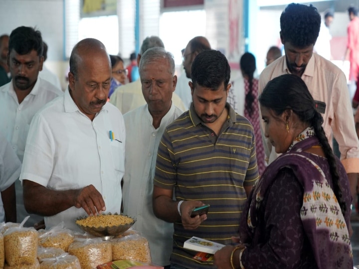 Isha Foundation:  திருப்பூர் மேயர் தொடங்கி வைத்த மண் காப்போம் இயக்கத்தின் ‘தென்னை திருவிழா’! 2000க்கும் மேற்பட்ட விவசாயிகள் பங்கேற்பு