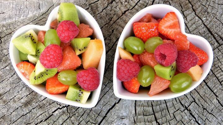 Kiwi Benefits : निरोगी आरोग्य हवे आहे? मग आजपासूनच हे फळ खाण्यास सुरुवात करा