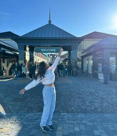 Anjali Amsterdam Photos : ஆம்ஸ்டர்டாமிற்கு ஜாலி டூர் சென்ற நடிகை அஞ்சலி!