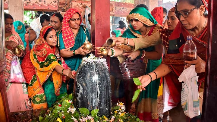 শিবপুরাণ পাঠ করলে কী হবে ভক্তের জীবনে? আধুনিক জীবনে জটিলতা থেকে কোনওভাবে মুক্তি দিতে পারে কি শিবপুরাণ ? কীভাবে এই পুরাণপাঠে মিলতে পারে সুখ সমৃদ্ধি ?