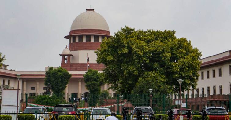 Supreme Court Rejects PIL DY Chandrachud Said lawyer to learn some law 'याचिकाकर्ता-वकील सीखें कानून', सुप्रीम कोर्ट ने जनहित याचिका खारिज करते हुए आखिर ऐसा क्यों कहा?