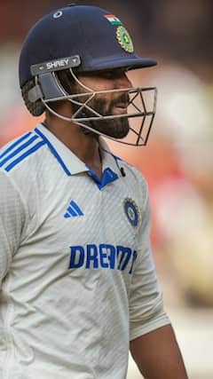 Hyderabad में मिली हार के बीच टीम India को डबल झटका, Ravindra Jadeja, हुए चोटिल