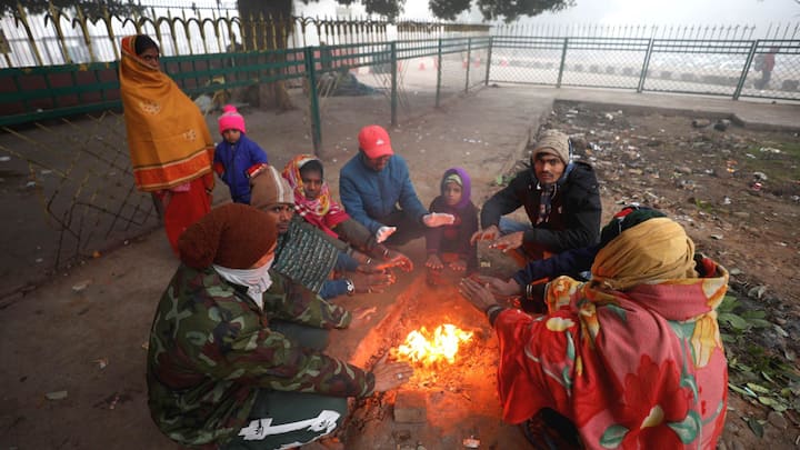 IMD Weather Update: मौसम विभाग के अनुसार, पश्चिमी विक्षोभ के प्रभाव के चलते 31 जनवरी तक जम्मू-कश्मीर और लद्दाख में अलग-अलग स्थानों पर भारी बारिश और बर्फबारी की संभावना है.