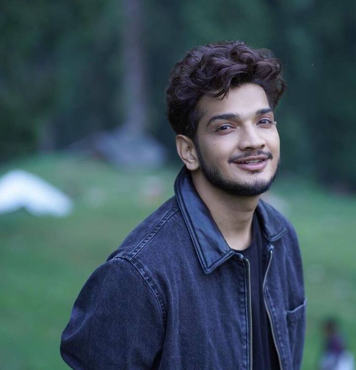 He first gained notoriety in 2021 when, following accusations of offending religious feelings, he was jailed for a month after making comments about Hindu deities at a stand-up performance.